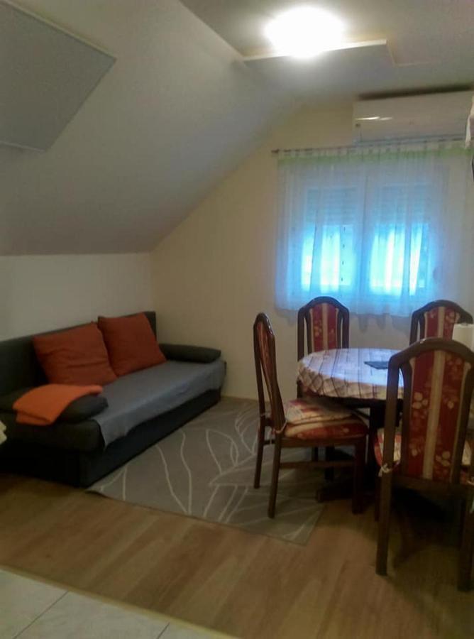 Apartmani Husko Тухельске-Топлице Экстерьер фото